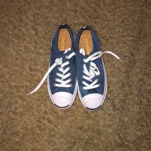 Super cute blue converse